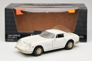 Ferrari 275 GTB/4 Blanco ERTL 1:18 7493 Metal - imagen 8 de 8