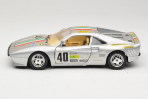 Ferrari 288 GTO #40 Plata 1984 Bburago 1:18 3027-S1 Metal - imagen 4 de 8