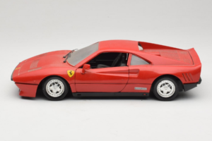 Ferrari 288 GTO Rojo Tonka 1:18 3233 Metal - imagen 4 de 8