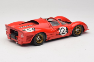Ferrari 330 P4 #224 Rojo 1967 Revell 1:18 48825-P2 Metal - imagen 3 de 7
