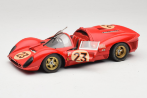 Ferrari 330 P4 #23 L. Bandini / C. Amon 24 Hours of Daytona Winner 1967 Revell 1:18 48833 Metal - imagen 2 de 8