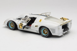 Ferrari 330 P4 #25 Blanco Revell 1:18 48845 Metal - imagen 5 de 8
