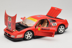 Ferrari 348 TB #32 Pirelli Rojo 1989 Bburago 1:18 3039-P1 Metal - imagen 2 de 8