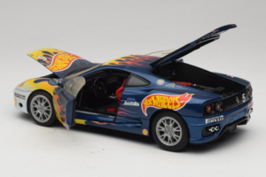 Ferrari 360 Modena Challenge #5 Hot Wheels Purple Fire Livery 1999 Bburago 1:18 29619 Metal - imagen 5 de 8