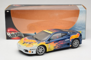 Ferrari 360 Modena Challenge #5 Hot Wheels Purple Fire Livery 1999 Bburago 1:18 29619 Metal - imagen 8 de 8