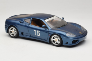 Ferrari 360 Modena #15 Edición Limitada Azul Metalizado Bburago 1:18 3358-F1 Metal - imagen 6 de 8