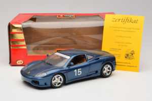 Ferrari 360 Modena #15 Edición Limitada Azul Metalizado Bburago 1:18 3358-F1 Metal - imagen 8 de 8