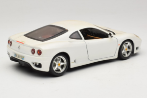 Ferrari 360 Modena Blanco Bburago 1:18 3368-W1 Metal - imagen 3 de 8