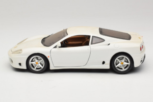 Ferrari 360 Modena Blanco Bburago 1:18 3368-W1 Metal - imagen 4 de 8
