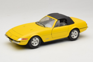 Ferrari 365 GTS/4 Daytona Descapotable Amarillo Techno Giodi 1:18 740028 Metal