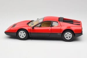 Ferrari 365 GT4/BB Rojo Kyosho 1:18 08173R Metal - imagen 4 de 8