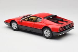 Ferrari 365 GT4/BB Rojo Kyosho 1:18 08173R Metal - imagen 7 de 8
