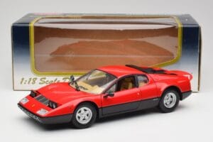 Ferrari 365 GT4/BB Rojo Kyosho 1:18 08173R Metal - imagen 8 de 8