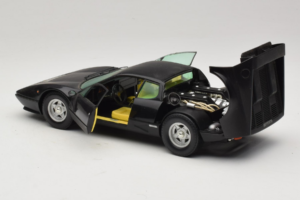 Ferrari 365 GT4 BB Negro Chrono 1:18 CH002 Metal - imagen 5 de 8