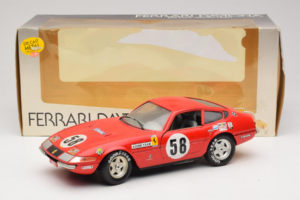 Ferrari 365 GTB/4 Daytona Berlinetta #58 Rojo Techno Giodi 1:18 40011 Metal - imagen 8 de 8