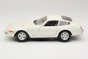 Ferrari 365 GTB/4 Daytona Berlina Blanco Techno Giodi 1:18 74007 Metal - imagen 4 de 8