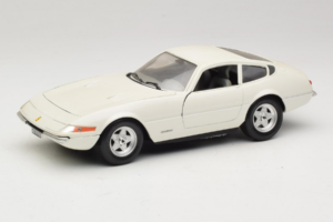 Ferrari 365 GTB/4 Daytona Berlina Blanco Techno Giodi 1:18 74007 Metal