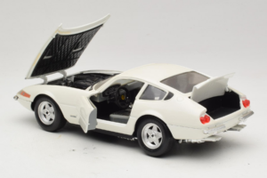 Ferrari 365 GTB/4 Daytona Berlina Blanco Techno Giodi 1:18 74007 Metal - imagen 5 de 8