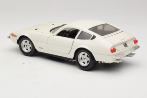 Ferrari 365 GTB/4 Daytona Berlina Blanco Techno Giodi 1:18 74007 Metal - imagen 7 de 8