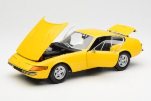 Ferrari 365 GTB/4 Daytona Amarillo Kyosho 1:18 08162Y Metal - imagen 2 de 8