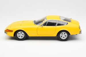 Ferrari 365 GTB/4 Daytona Amarillo Kyosho 1:18 08162Y Metal - imagen 4 de 8