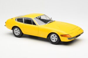 Ferrari 365 GTB/4 Daytona Amarillo Kyosho 1:18 08162Y Metal - imagen 6 de 8
