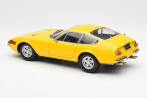 Ferrari 365 GTB/4 Daytona Amarillo Kyosho 1:18 08162Y Metal - imagen 7 de 8