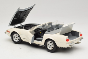 Ferrari 365 GTS/4 Spider Blanco Techno Giodi 1:18 40028 Metal - imagen 5 de 8