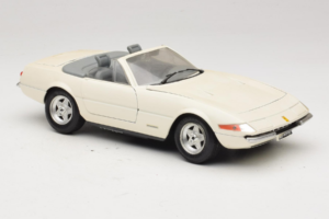 Ferrari 365 GTS/4 Spider Blanco Techno Giodi 1:18 40028 Metal - imagen 6 de 8
