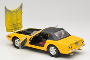 Ferrari 365 GTS Amarillo Con Techo Negro Solido 1:18 8018 Metal - imagen 5 de 8