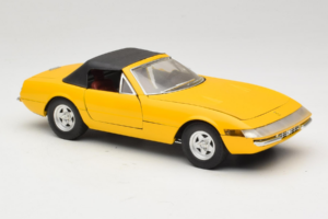 Ferrari 365 GTS Amarillo Con Techo Negro Solido 1:18 8018 Metal - imagen 6 de 8