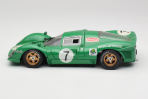 Ferrari 412P #7 Verde 24 Hours of Daytona 1967 Eagles Race 1:18 37000 Metal - imagen 4 de 8