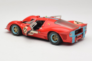 Ferrari 412P #23 W. Mairesse / J. Beurlys Le Mans 1967 Rojo Revell 1:18 48826 Metal - imagen 5 de 8