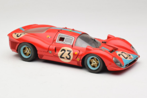 Ferrari 412P #23 W. Mairesse / J. Beurlys Le Mans 1967 Rojo Revell 1:18 48826 Metal - imagen 6 de 8