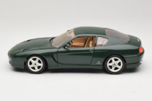 Ferrari 456 GT Verde Oscuro Bburago 1:18 3046-GR1 Metal - imagen 4 de 8