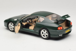 Ferrari 456 GT Verde Oscuro Bburago 1:18 3046-GR1 Metal - imagen 5 de 8