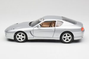 Ferrari 456 GT Plata Bburago 1:18 3036-M2 Metal - imagen 4 de 8