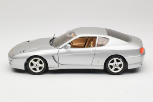 Ferrari 456 GT Plata Bburago 1:18 3336-S1 Metal - imagen 4 de 8