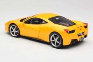 Ferrari 458 Italia Amarillo Hot Wheels 1:18 P9894 Metal - imagen 7 de 8