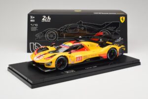 Ferrari 499P Hypercar AF Corse #83 R. Kubica / Y. Ye / R. Shwartzman 24 Hours of Le Mans 2024 Bburago 1:18 18-16313-83-VET Me - imagen 9 de 9