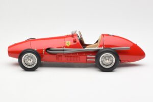 Ferrari 500 F2 #1 A. Ascari F1 Double World Champion 1952-1953 CMC 1:18 M-056 Metal - imagen 3 de 6