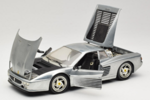 Ferrari 512M Chrome Silver Hot Wheels 1:18 25739 Metal - imagen 2 de 8