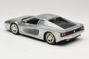 Ferrari 512M Chrome Silver Hot Wheels 1:18 25739 Metal - imagen 7 de 8