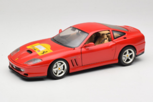 Ferrari 550 Maranello 22 Jahre Ferrari Model Club Rojo Bburago 1:18 3064-P2 Metal