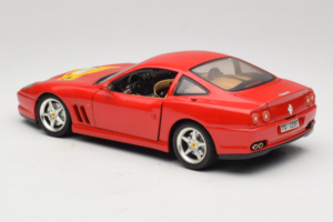 Ferrari 550 Maranello 22 Jahre Ferrari Model Club Rojo Bburago 1:18 3064-P2 Metal - imagen 7 de 8