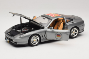 Ferrari 550 Maranello 25 Ferrari Model Club Plata Bburago 1:18 3344-S1 Metal - imagen 2 de 7