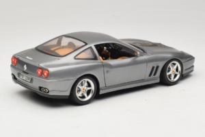 Ferrari 550 Maranello 25 Jahre Ferrari Model Club Plata 2a Versión Bburago 1:18 3064-S1 Metal - imagen 3 de 8