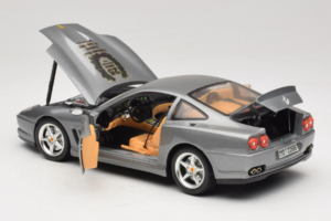 Ferrari 550 Maranello 25 Jahre Ferrari Model Club Plata 2a Versión Bburago 1:18 3064-S1 Metal - imagen 5 de 8