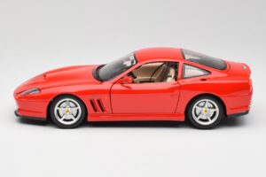 Ferrari 550 Maranello Rojo Bburago 1:18 3064 Metal - imagen 4 de 8