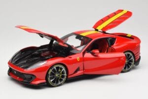Ferrari 812 Competizione Rosso Corsa Con Rayas Amarillas Bburago 1:18 18-16915 Metal - imagen 2 de 8